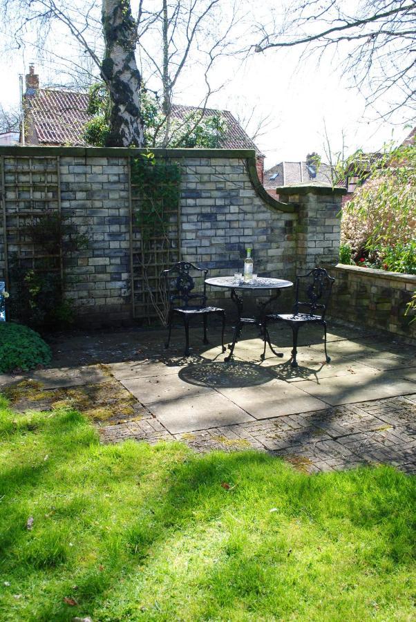 Melton Guest House York Exterior photo